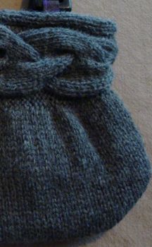 cable band bag pattern detail
